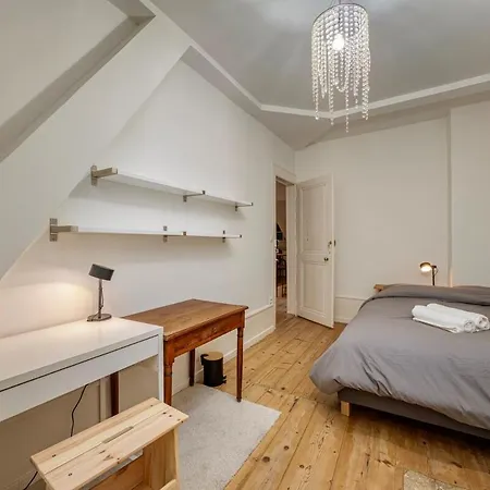 Bedroom 6 - Unique Experience - Coliving Apartment Ferney-Voltaire